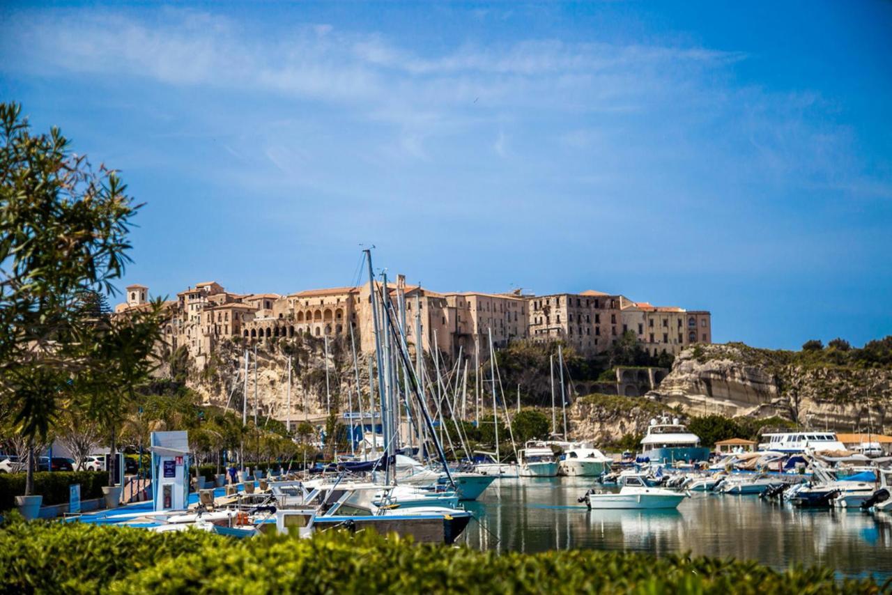 All'Angolo Della Torre Tropea Eksteriør bilde